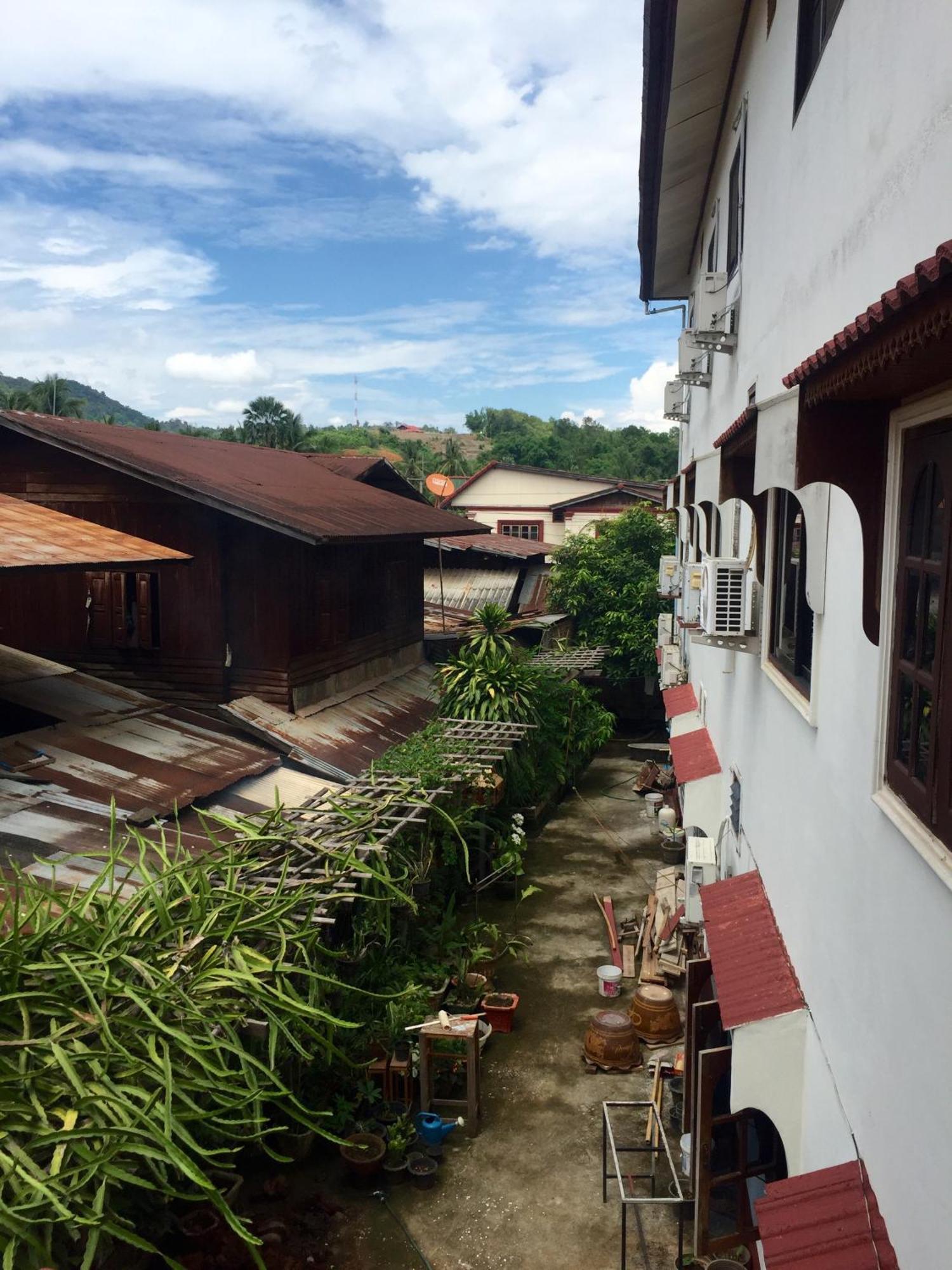 Oudomphone Guesthouse 2 บ้านห้วยทราย ภายนอก รูปภาพ